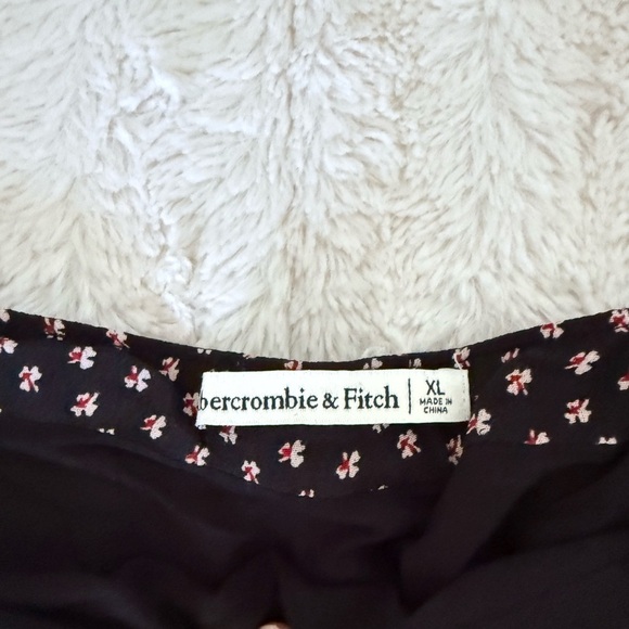 Abercrombie Black Midi Skirt w/ Scrunch Detail - Picture 2 of 7